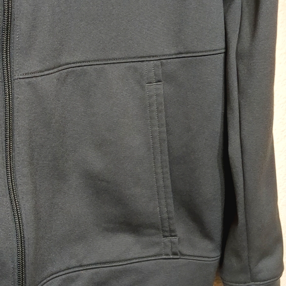 UNDER ARMOUR - Picture 7 of 9